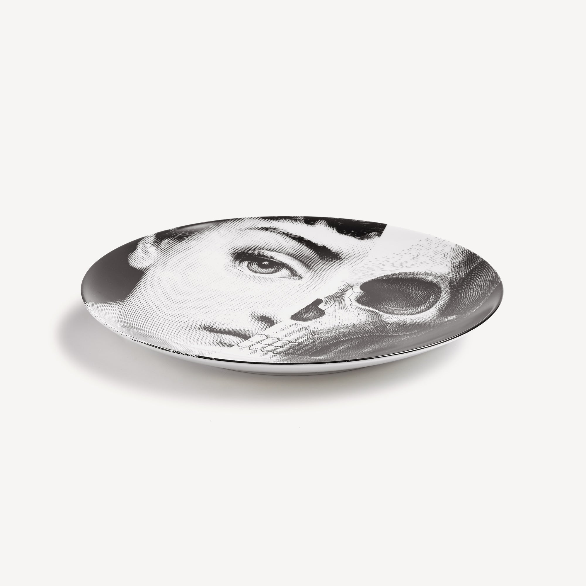 fornasetti-tema-e-variazioni-n-288-wandteller-porzellan-gesicht image 2