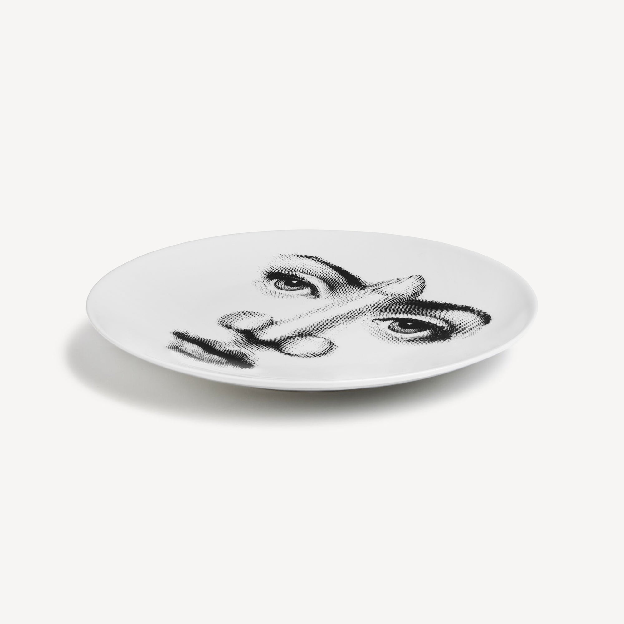 fornasetti-tema-e-variazioni-nr-336-wandteller-porzellan-gesicht image 2