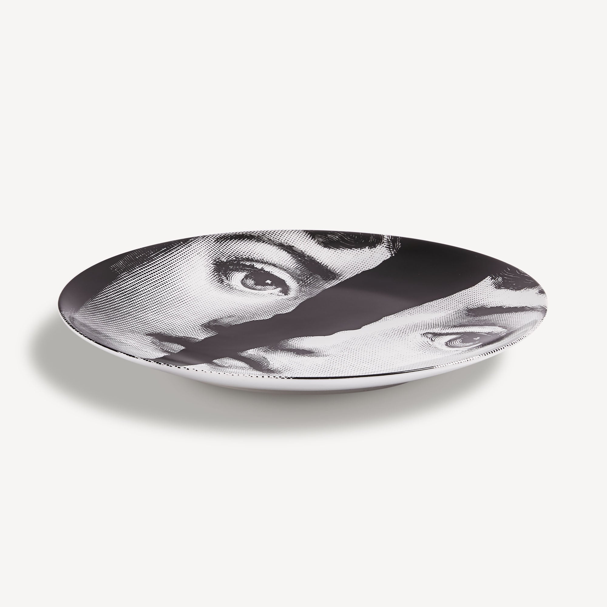 fornasetti-tema-e-variazioni-wandteller-n-10-porzellan-lina-cavalieri image 2