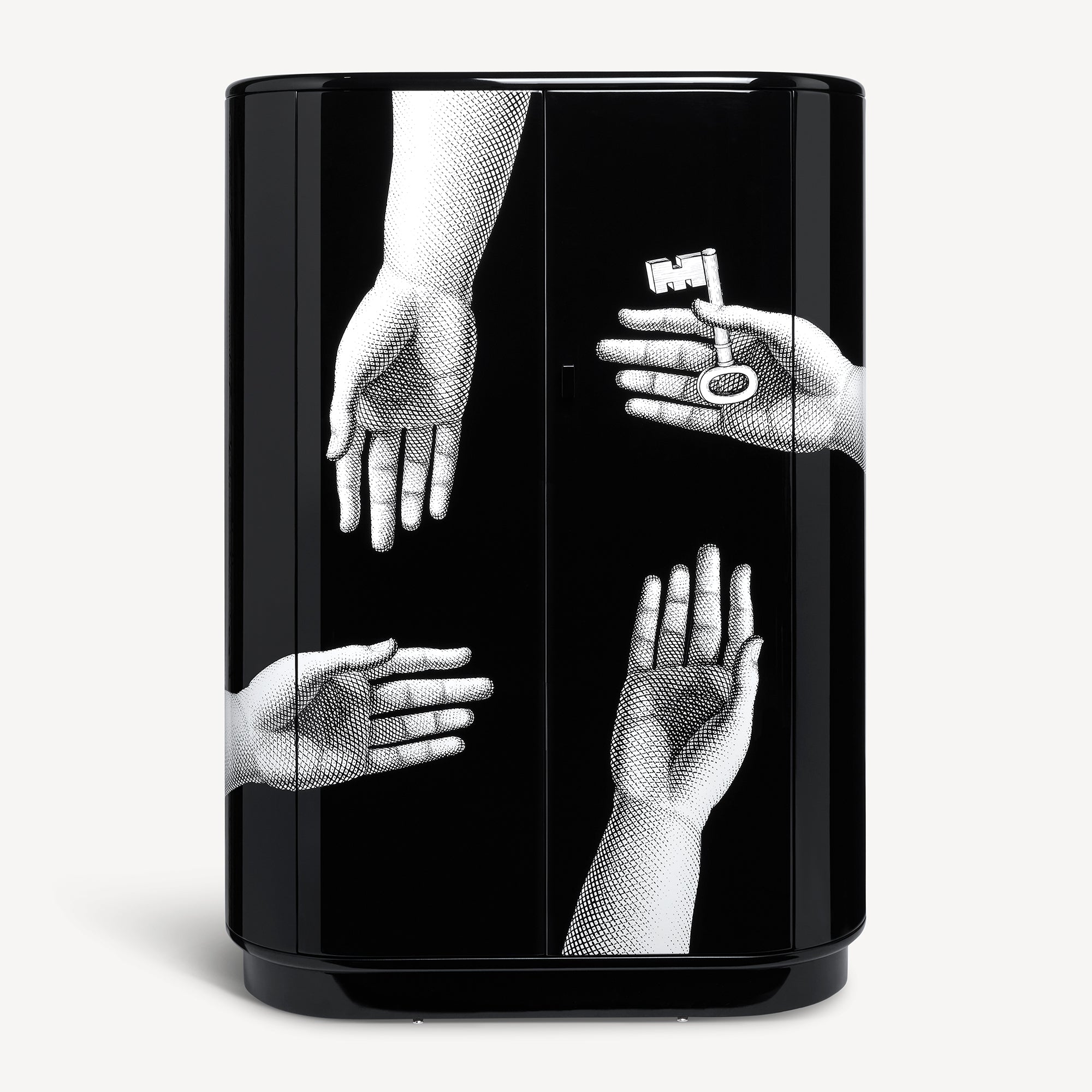atelier-fornasetti-mani-schrank-h-nde-schloss-gebogen image 1