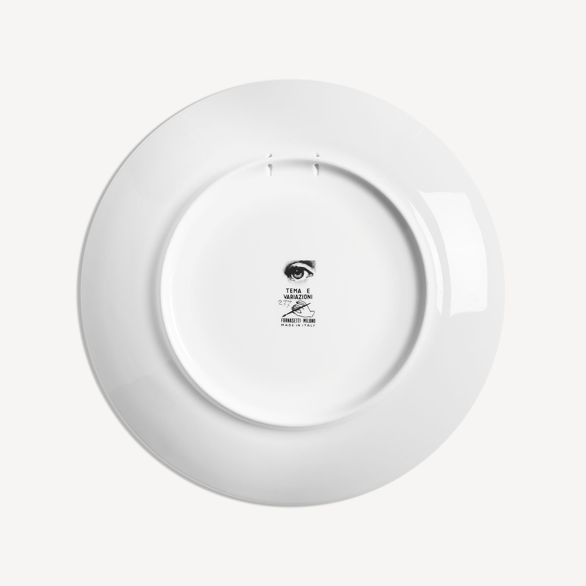 fornasetti-tema-e-variazioni-wandteller-n-277-porzellan-lina-cavalieri image 3