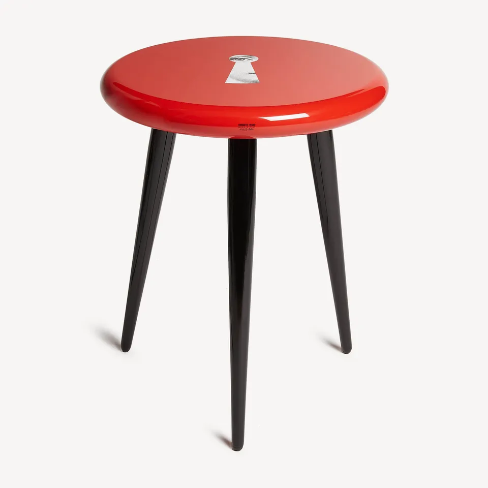 fornasetti-serratura-hocker-sitzhocker-holzbeine image 1