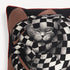 fornasetti-high-fidelity-kissen-seide-quadratisch-katze image 3