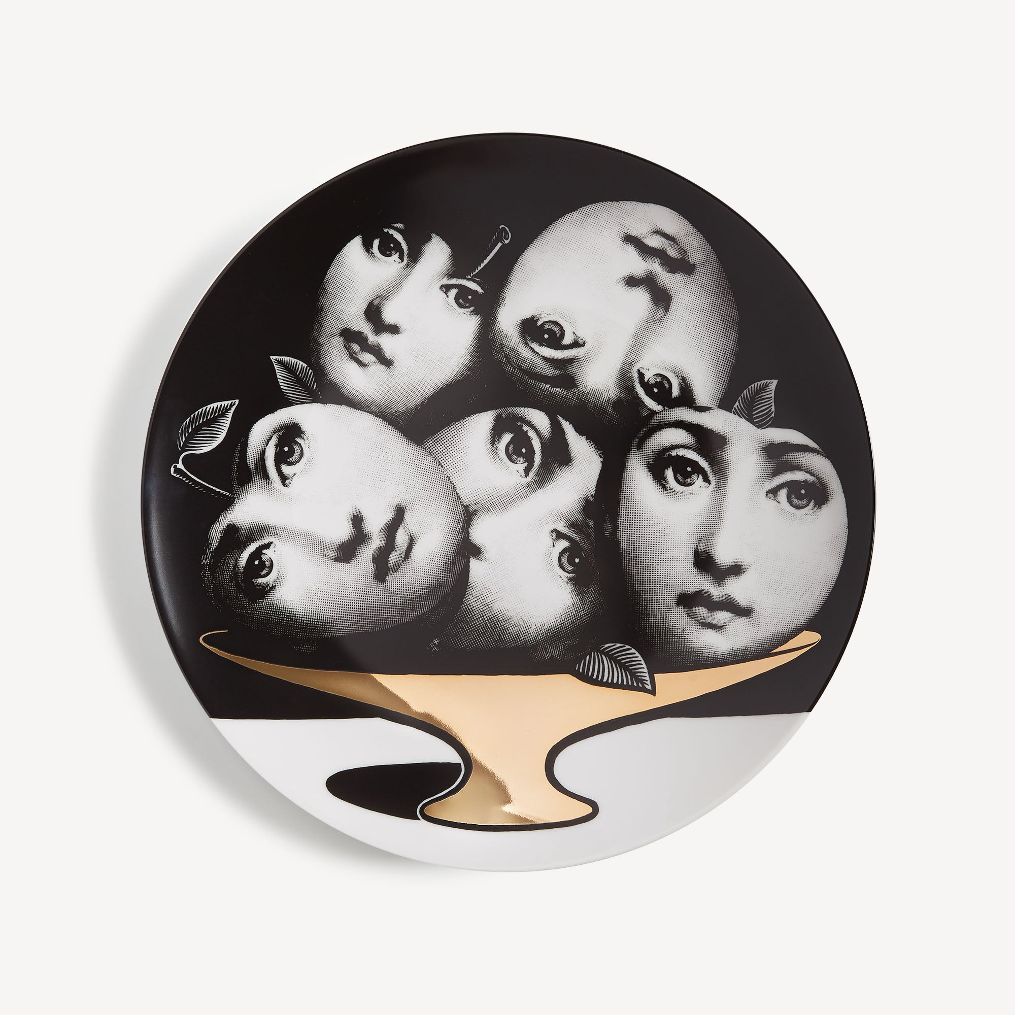 fornasetti-tema-variazioni-n-104-wandteller-porzellan-gold-lina-cavalieri image 1