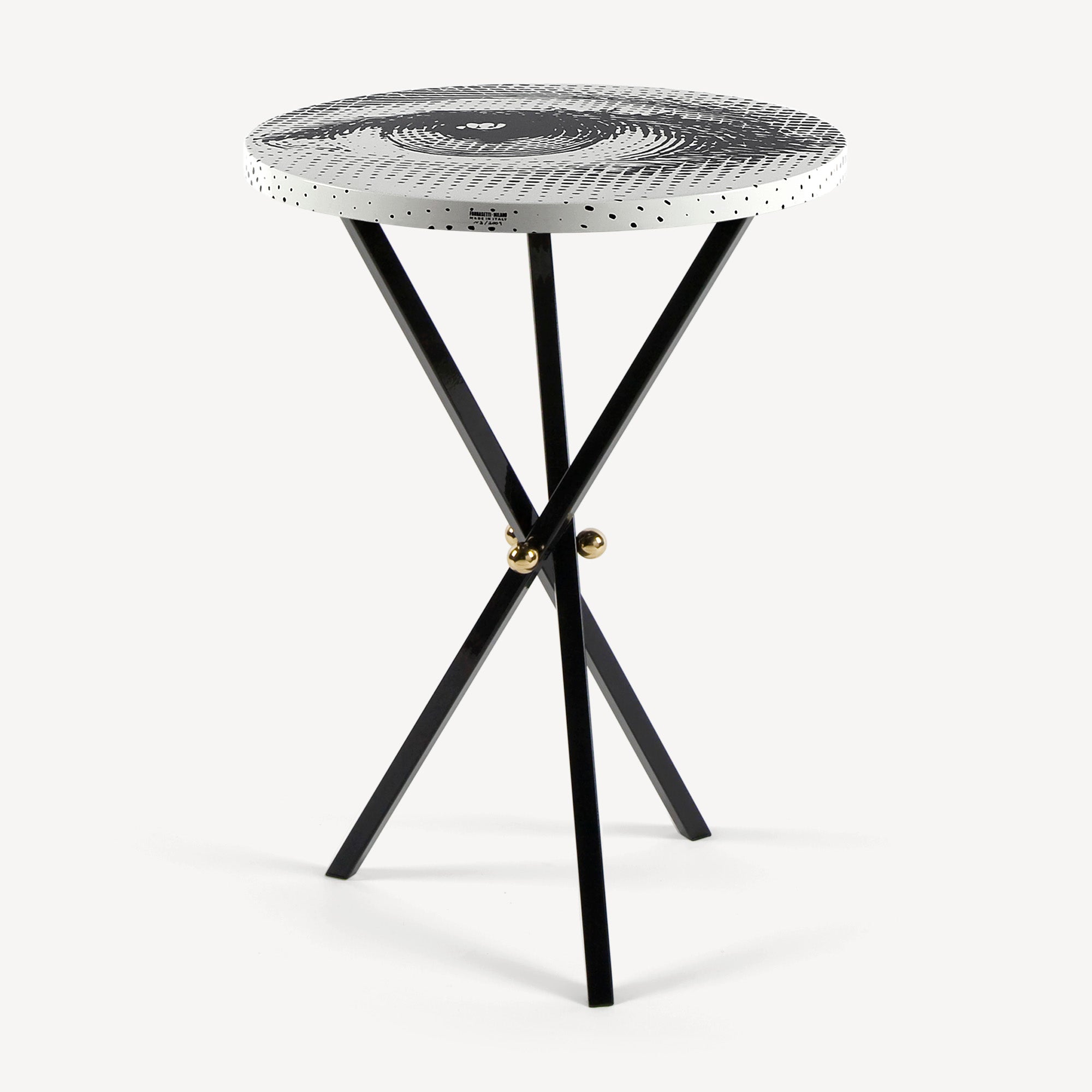 fornasetti-occhio-couchtisch-holz-mit-auge-dekor image 1