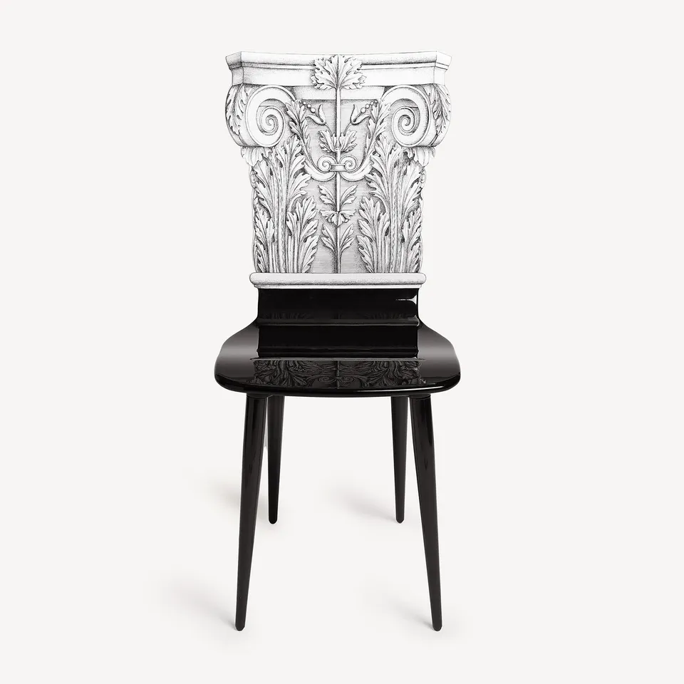 atelier-fornasetti-capitello-corinzio-stuhl-holz-handbemalt image 1