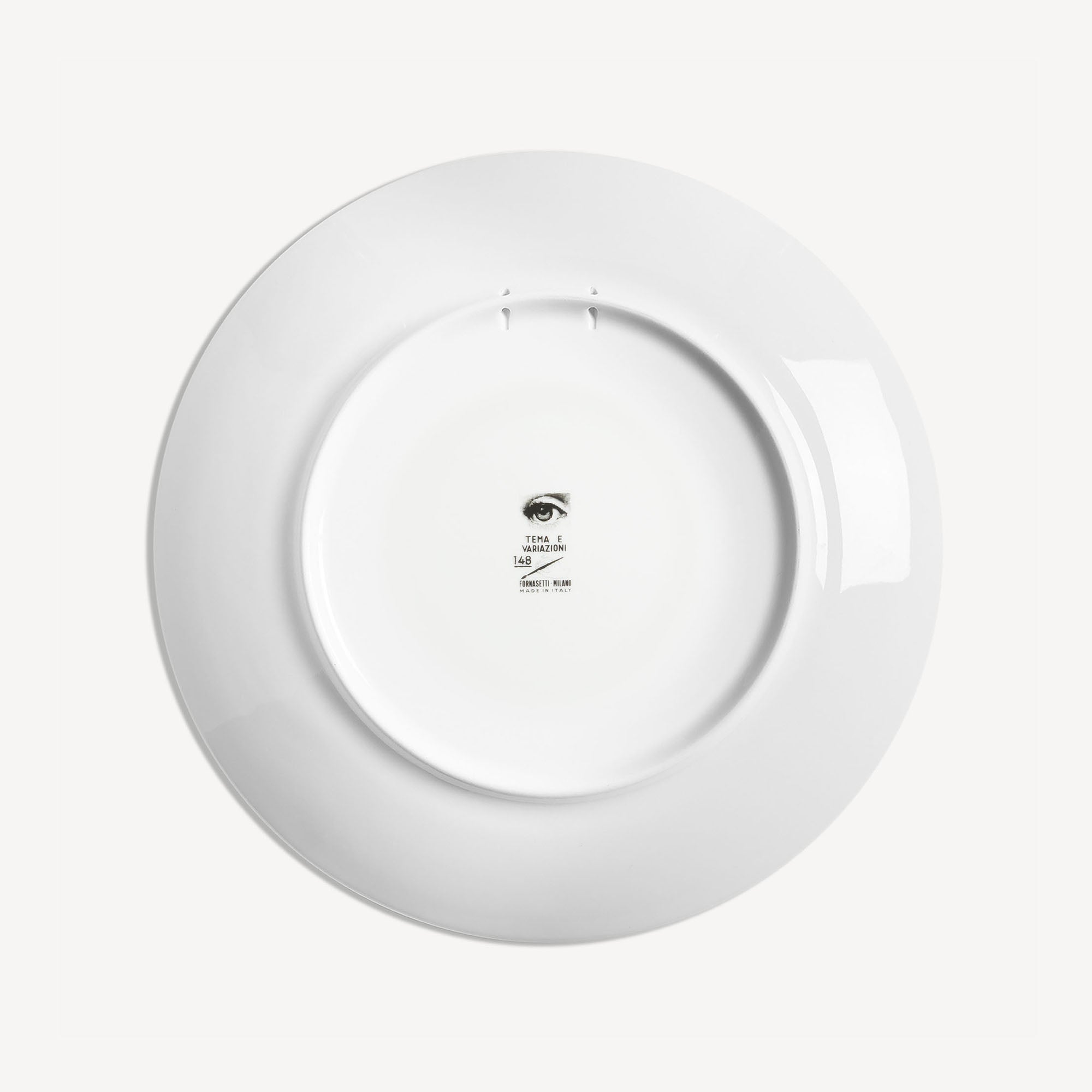 fornasetti-tema-e-variazioni-n-148-wandteller-porzellan-lina-cavalieri image 3