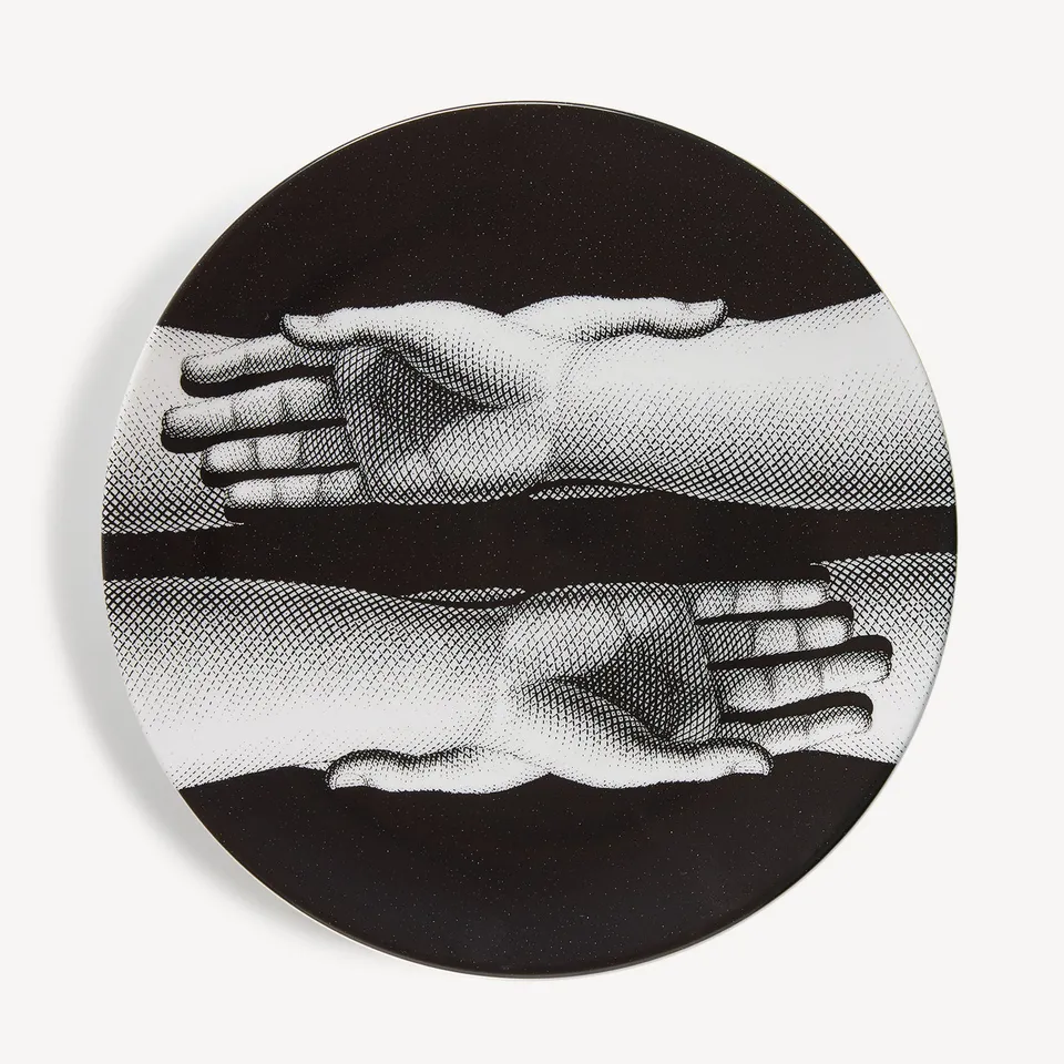fornasetti-tema-mani-teller-porzellan-sammler image 1