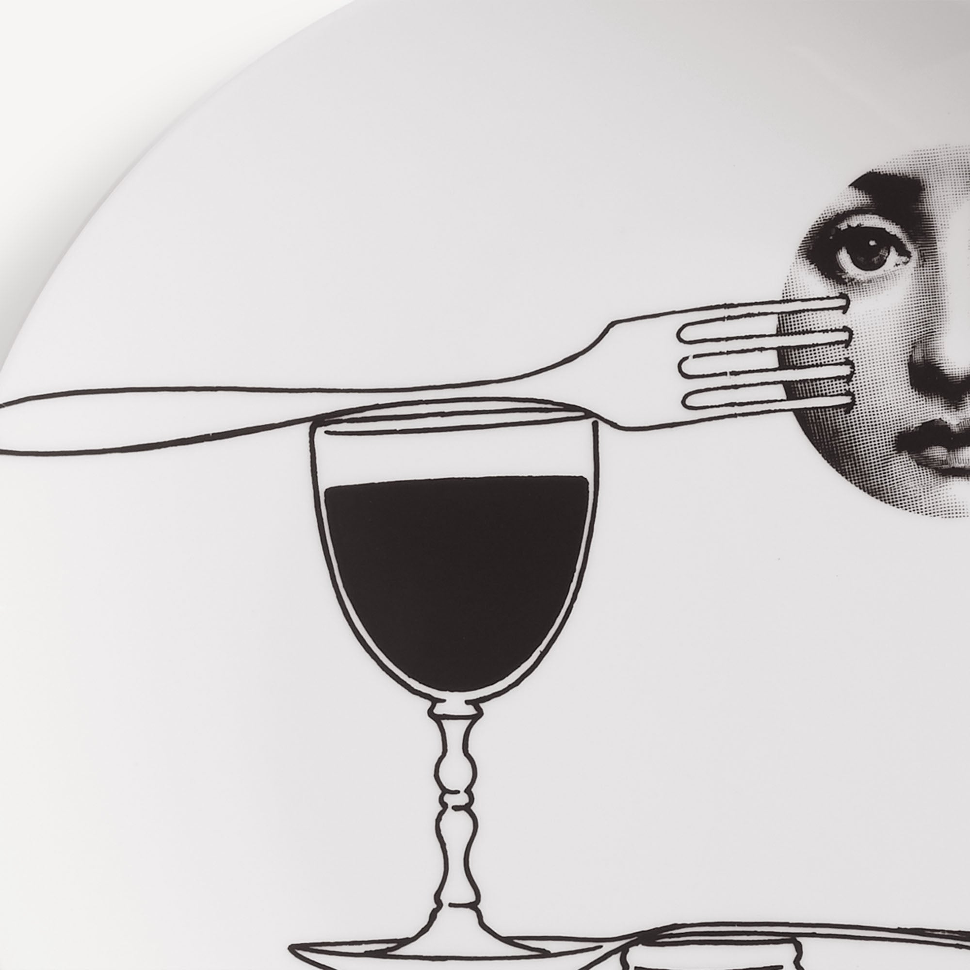 fornasetti-tema-e-variazioni-n-136-wandteller-porzellan-lina-cavalieri image 4
