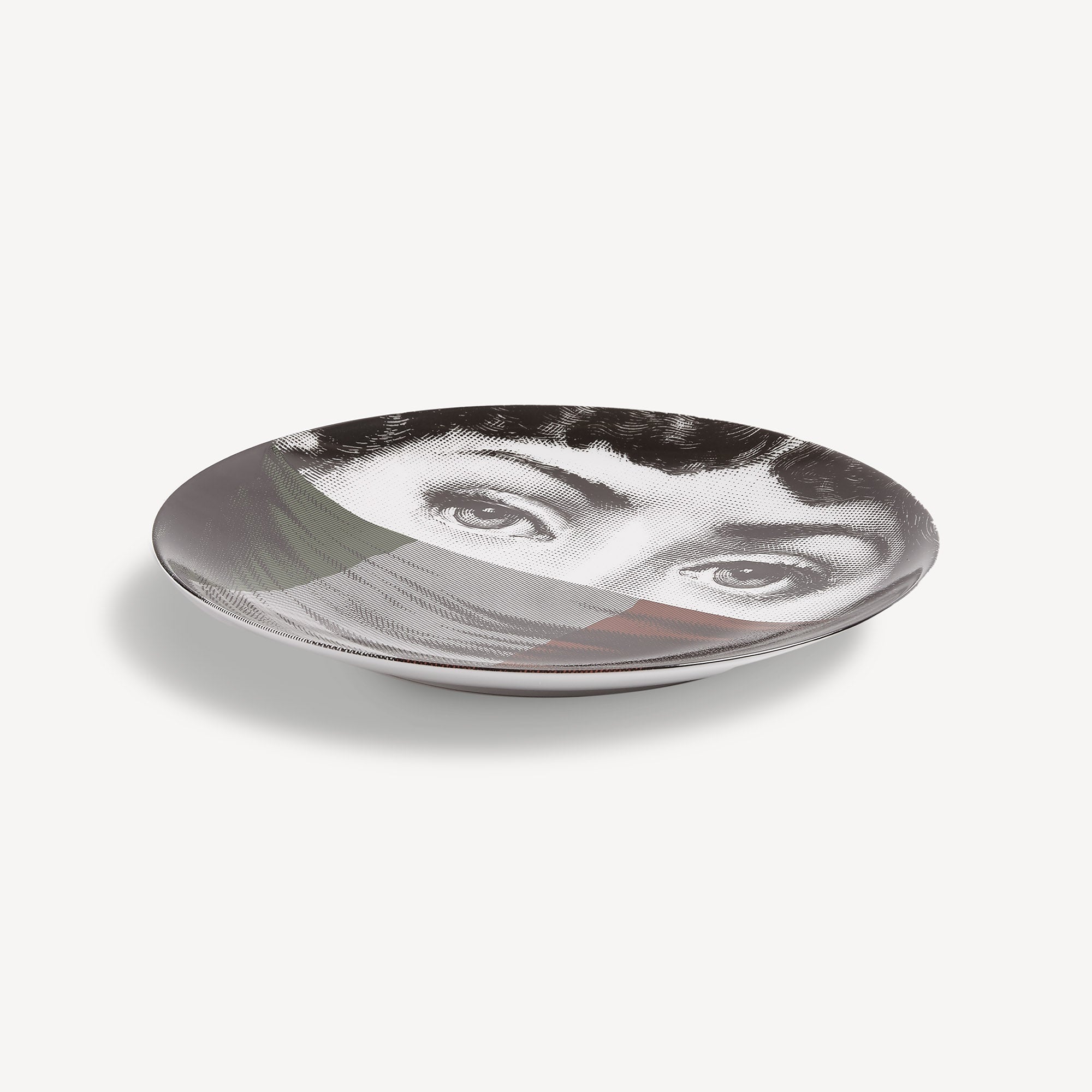 fornasetti-tema-e-variazioni-n-398-wandteller-porzellan-gesicht image 2