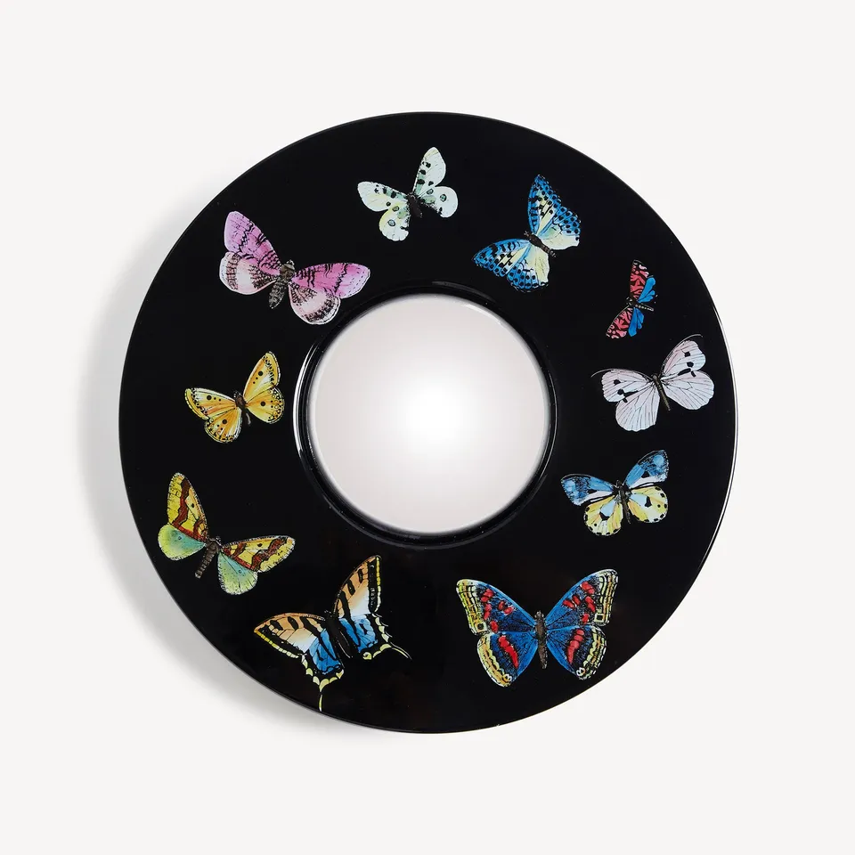 atelier-fornasetti-farfalle-spiegel-konvex-mit-holzrahmen image 1