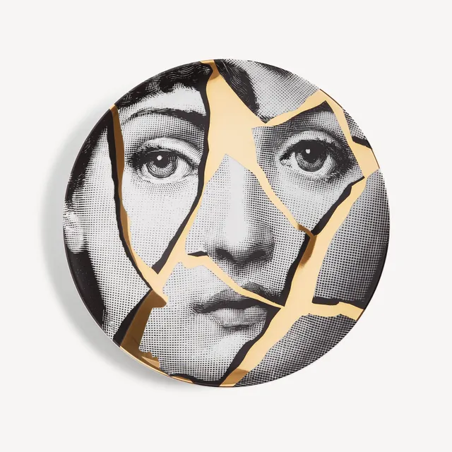 fornasetti-tema-e-variazioni-wandteller-n-2-porzellan-gold image 1
