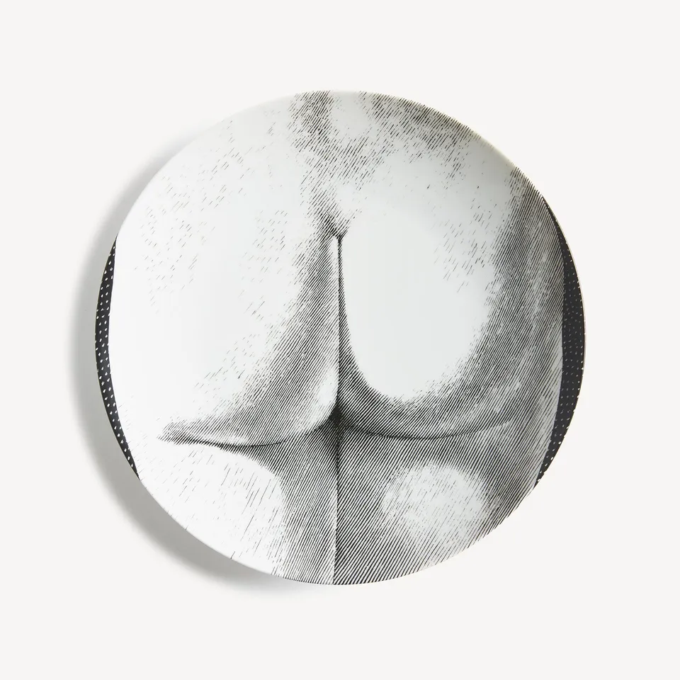 fornasetti-tema-e-variazioni-wandteller-n-306-porzellan-ohne-gesicht image 1