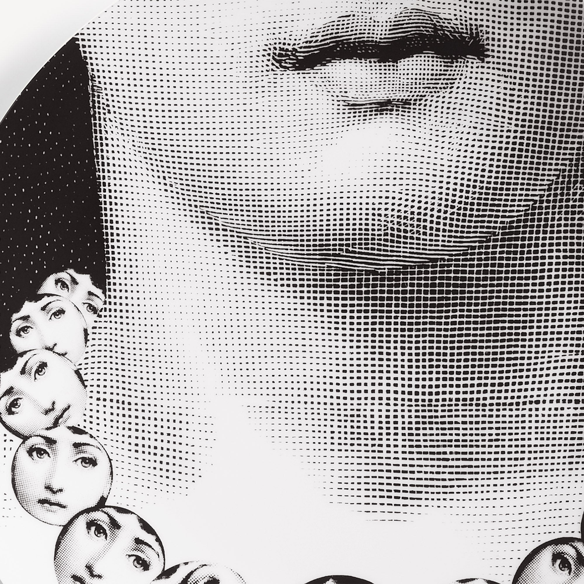 fornasetti-tema-e-variazioni-n-107-wandteller-porzellan-gesicht image 4