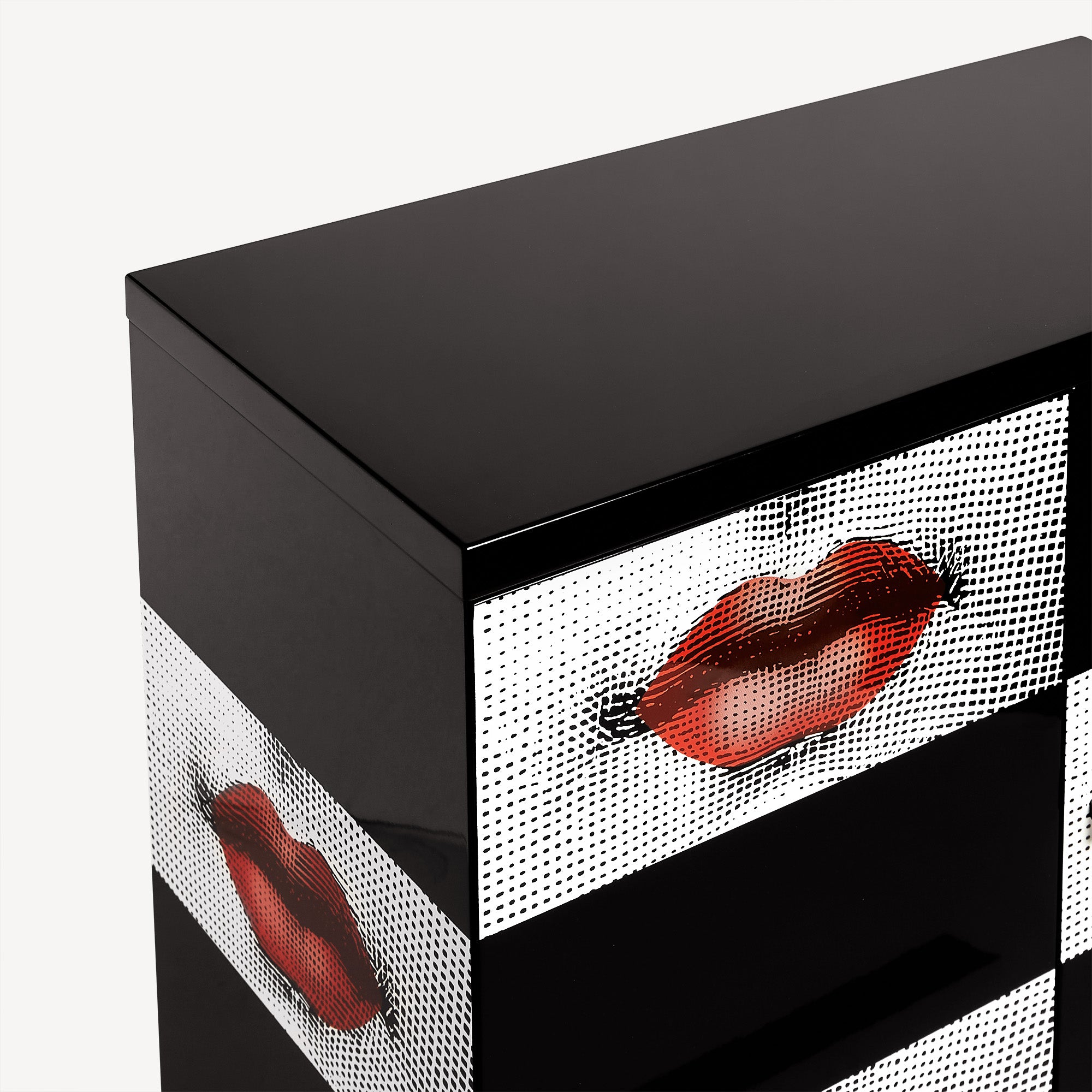 fornasetti-kiss-kommode-sideboard-holz-lackiert-kuss image 5