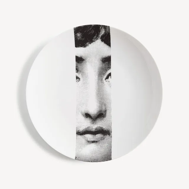 fornasetti-tema-e-variazioni-n-33-wandteller-porzellan-gesicht image 1