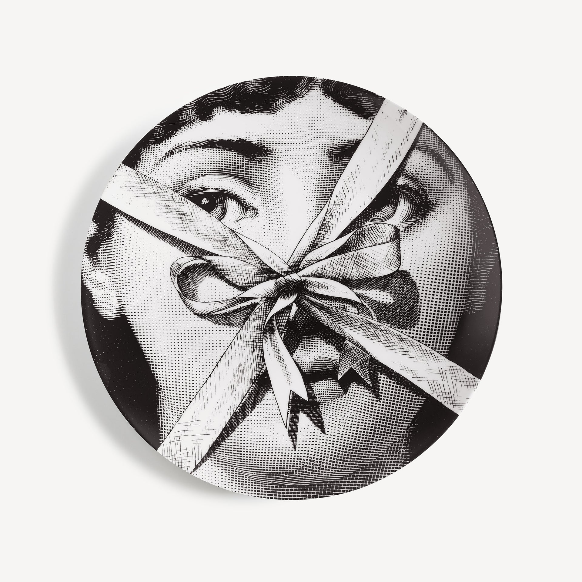 fornasetti-tema-e-variazioni-n-171-wandteller-porzellan-lina-cavalieri image 1