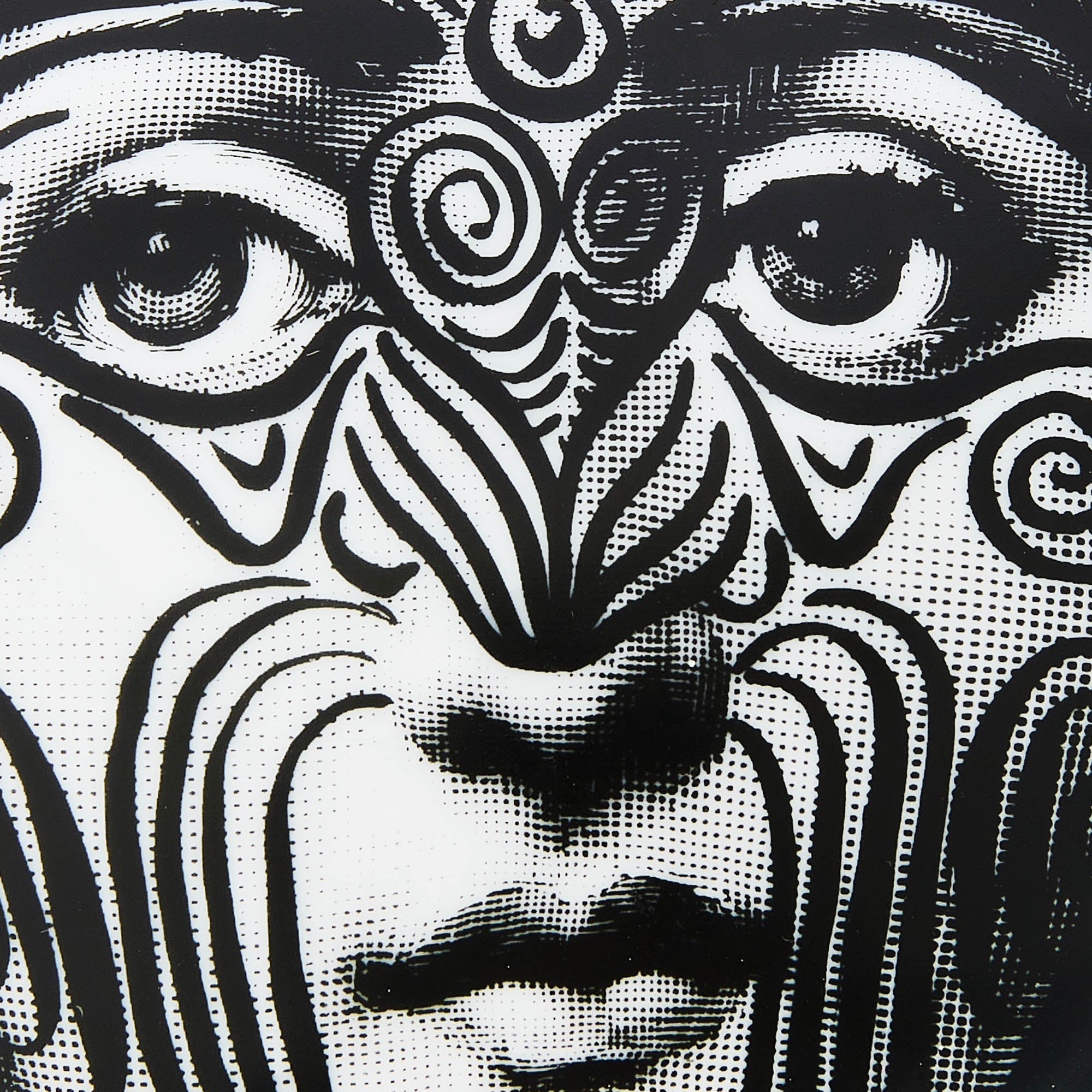 fornasetti-tema-e-variazioni-dose-n-9-porzellan-rund-lina-cavalieri image 4