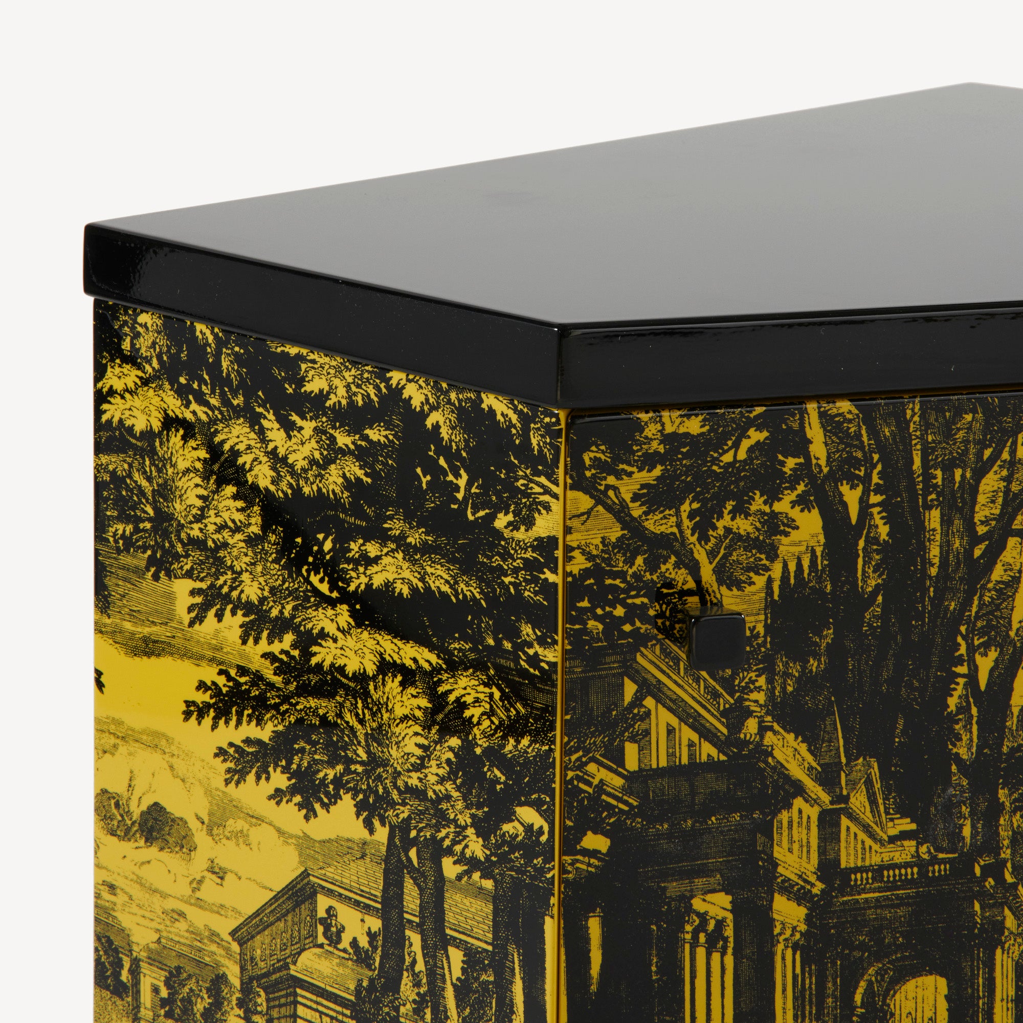 atelier-fornasetti-giardino-settecentesco-nachttisch-holz image 4