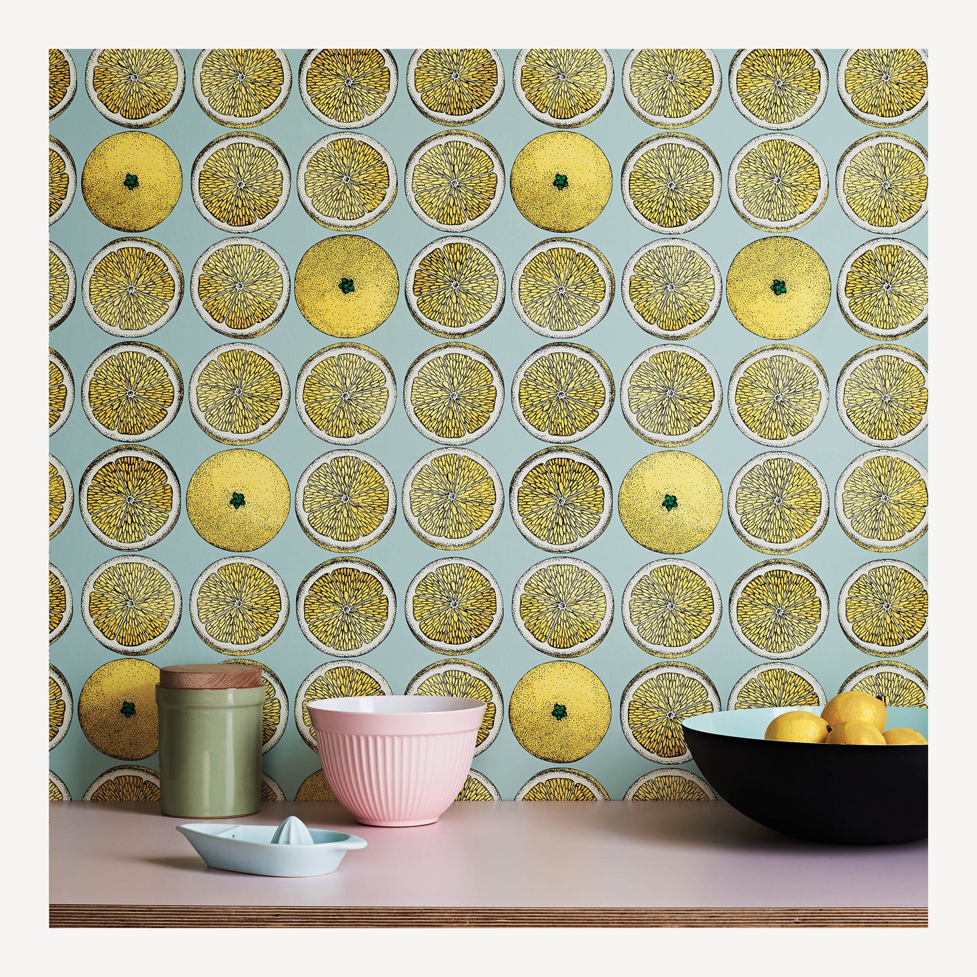 atelier-fornasetti-arance-tapete-52-cm-x-10-m-orange image 2