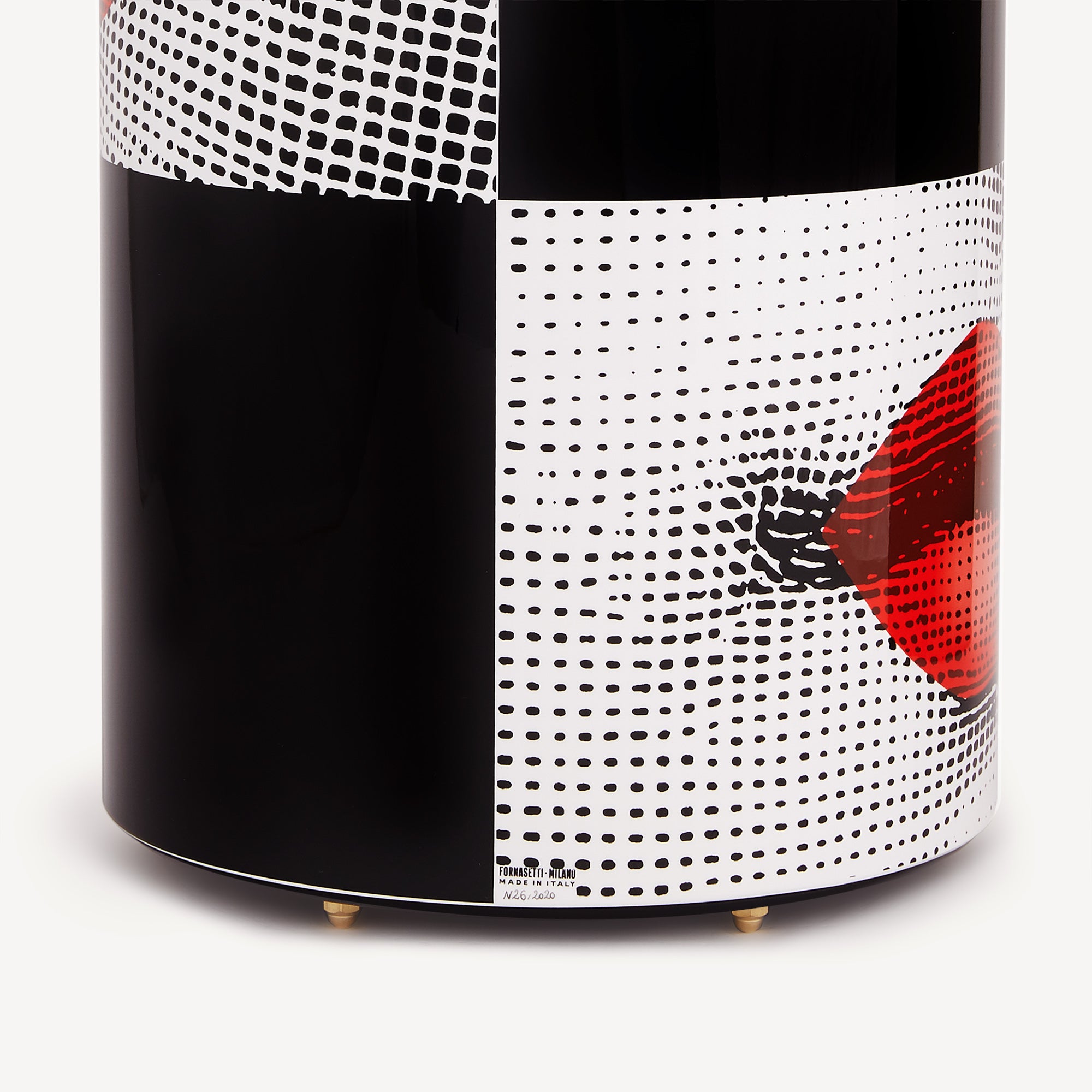 fornasetti-kiss-schirmst-nder-metall-lippen-messing image 3