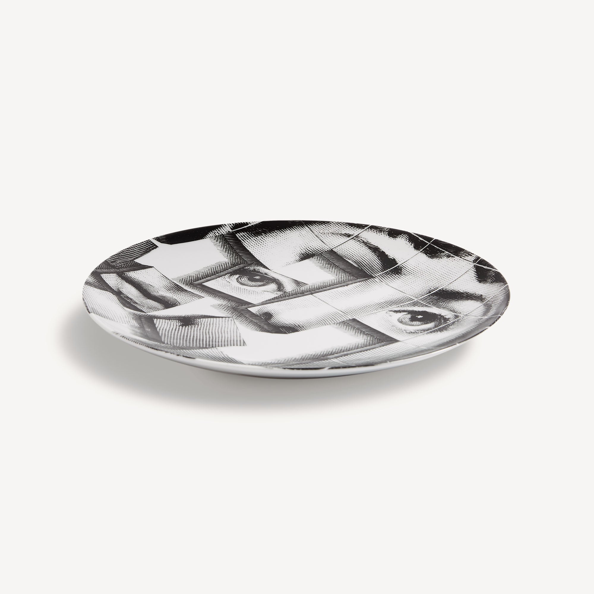 fornasetti-tema-e-variazioni-wandteller-n-180-gesicht image 2
