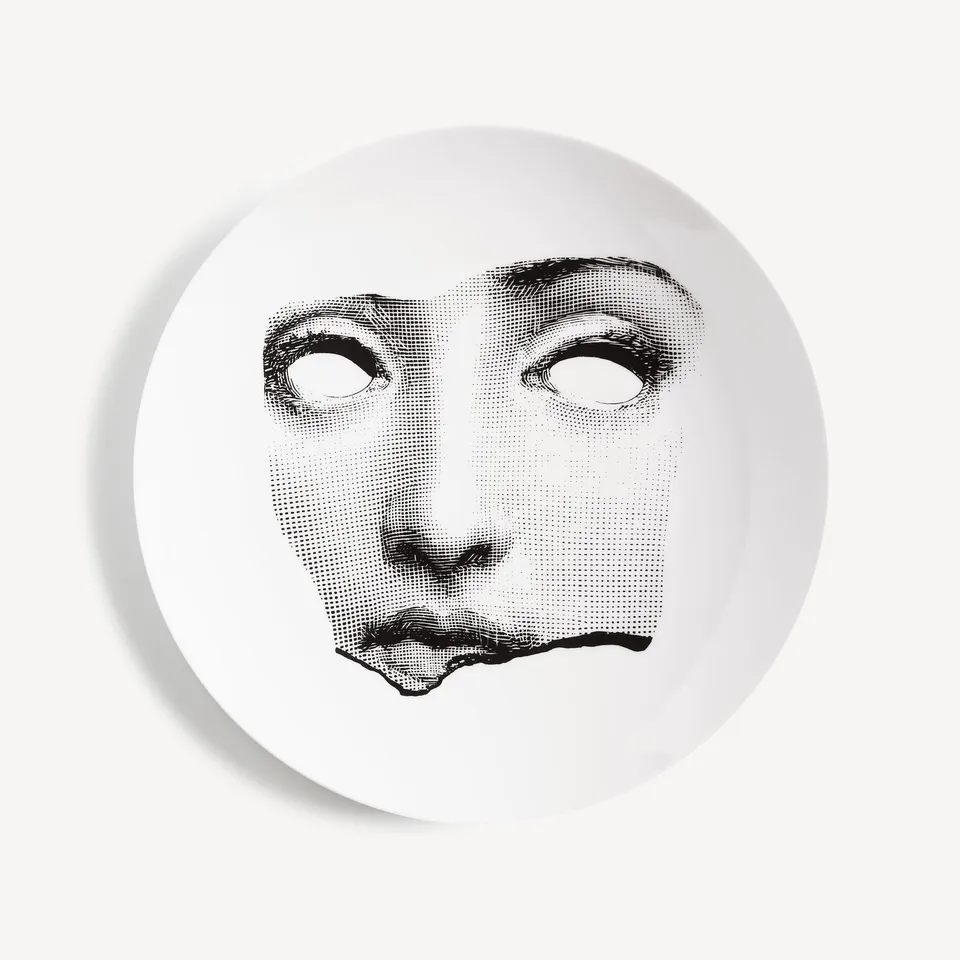 fornasetti-tema-e-variazioni-wandteller-n-64-porzellan-lina-cavalieri image 1