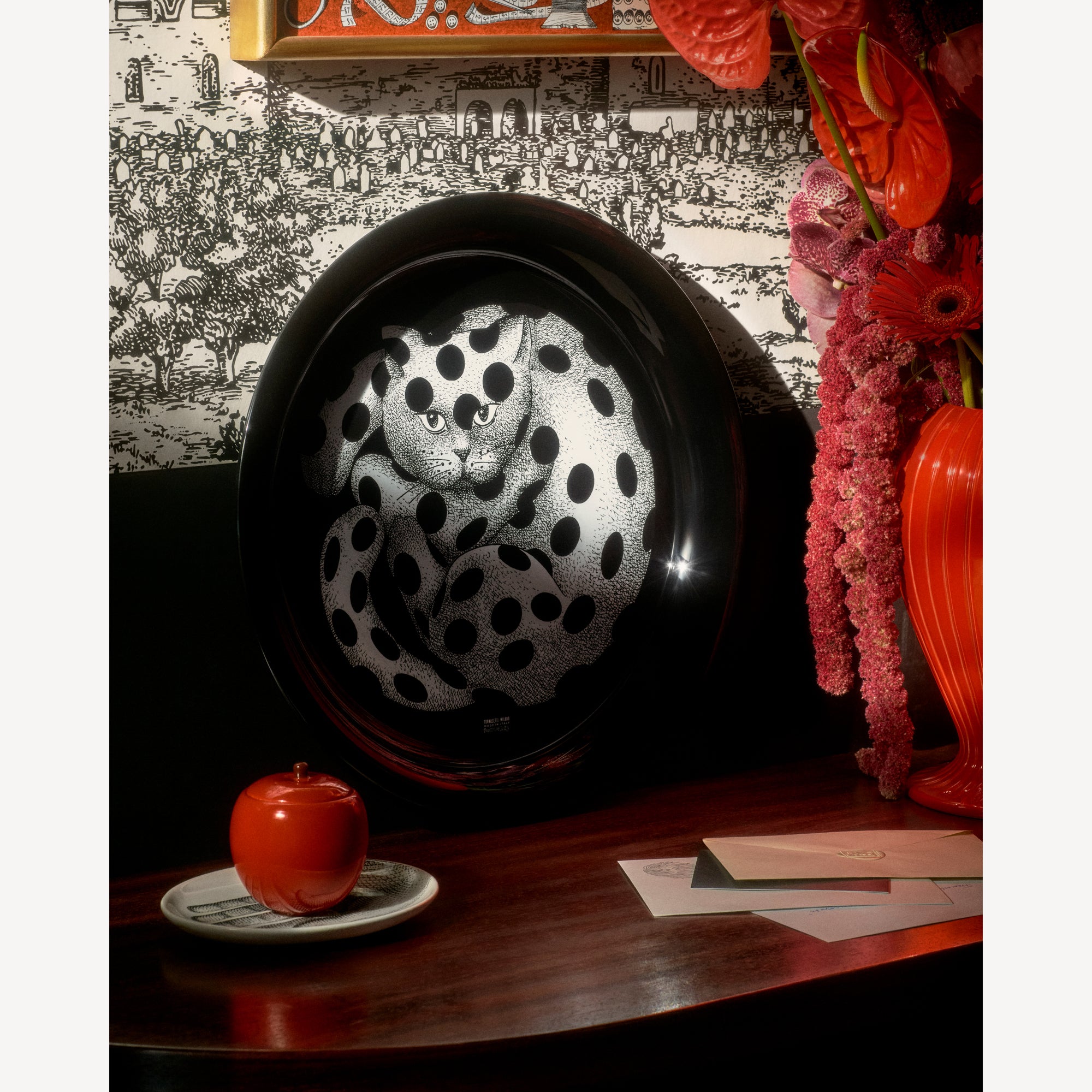 fornasetti-high-fidelity-tablett-metall-lackiert image 5