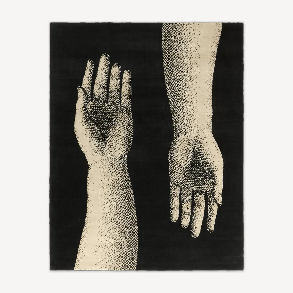 fornasetti-mani-teppich-wolle-h-nde-motiv-jacquard image 1