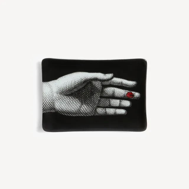 atelier-fornasetti-mano-aschenbecher-marienk-fer-porzellan image 1