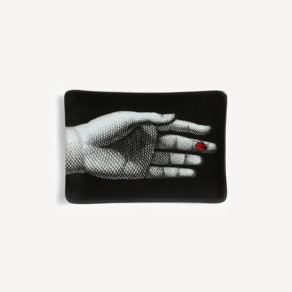 atelier-fornasetti-mano-aschenbecher-marienk-fer-porzellan image 1