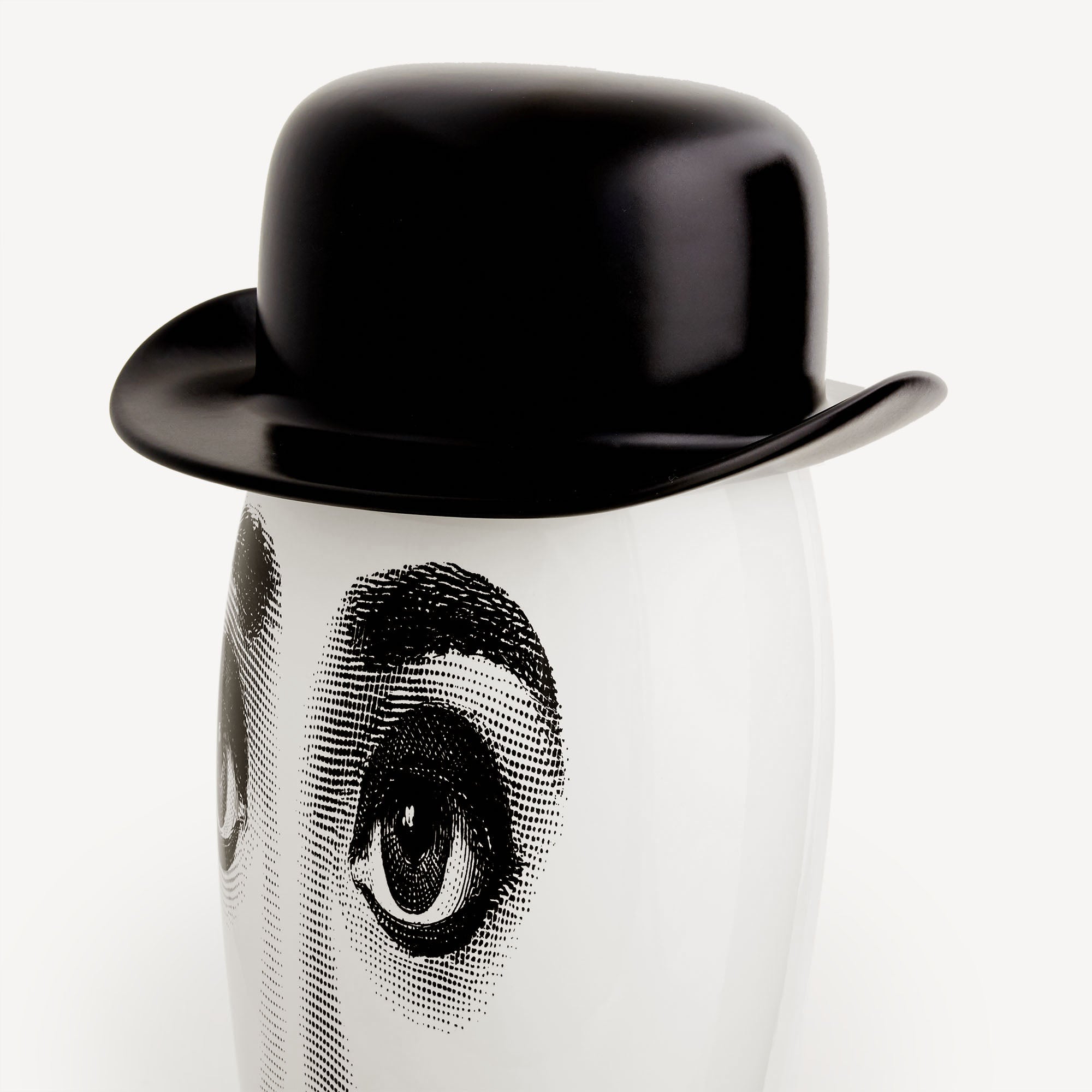 atelier-fornasetti-smilzo-charlot-vase-keramik-lina image 4