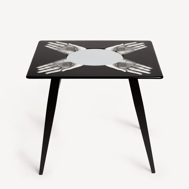 fornasetti-magic-table-mani-couchtisch-holzbeine image 1