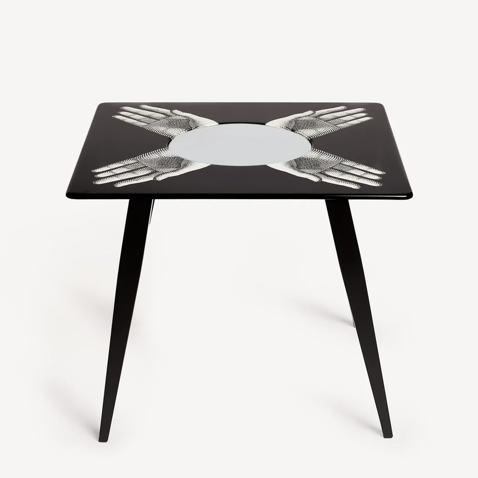 fornasetti-magic-table-mani-couchtisch-holzbeine image 1