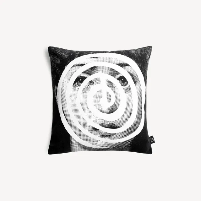 fornasetti-tema-e-variazioni-n-18-297-kissen-baumwolle image 1
