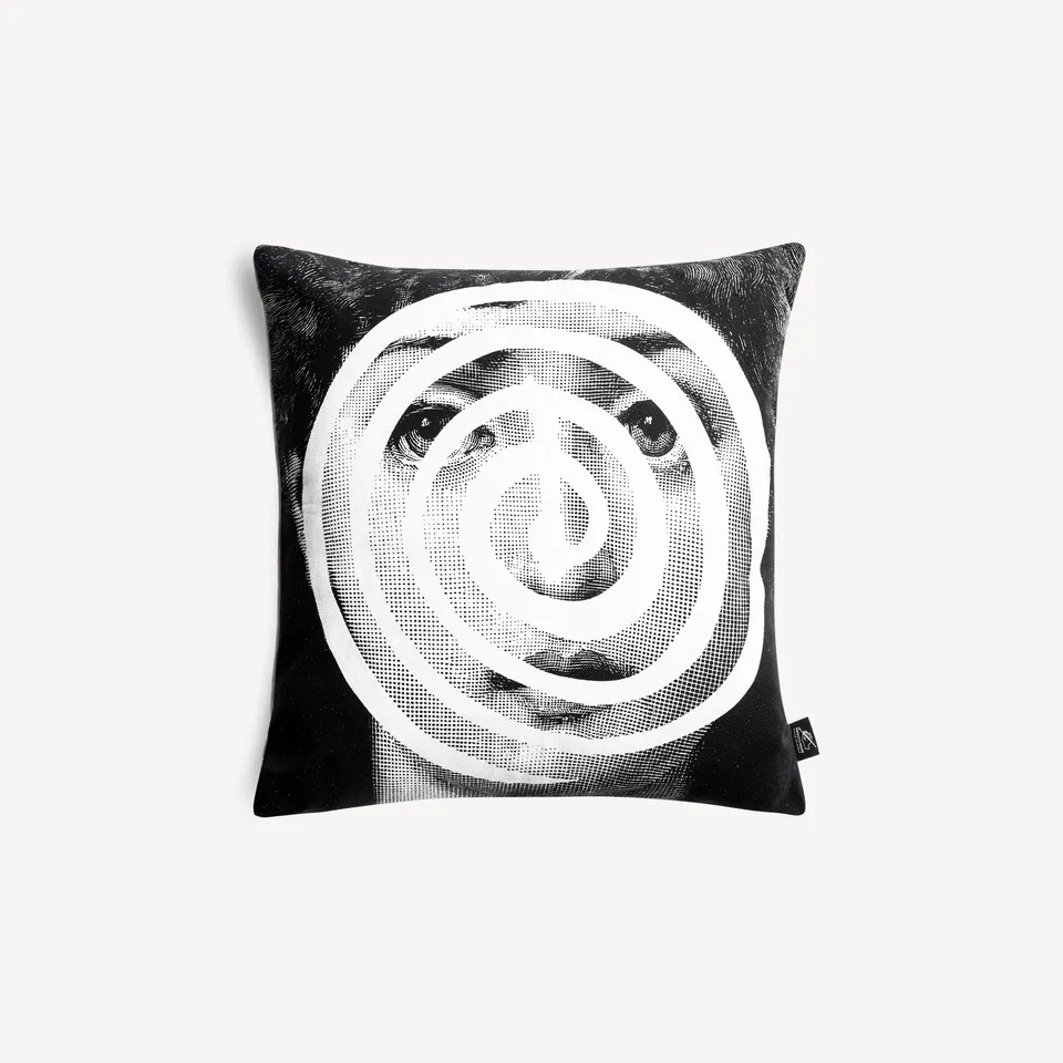 fornasetti-tema-e-variazioni-n-18-297-kissen-baumwolle image 1