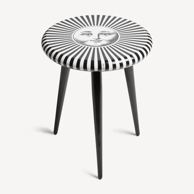 fornasetti-sole-raggiante-hocker-sitz-mit-sonne-und-holzbeinen image 1