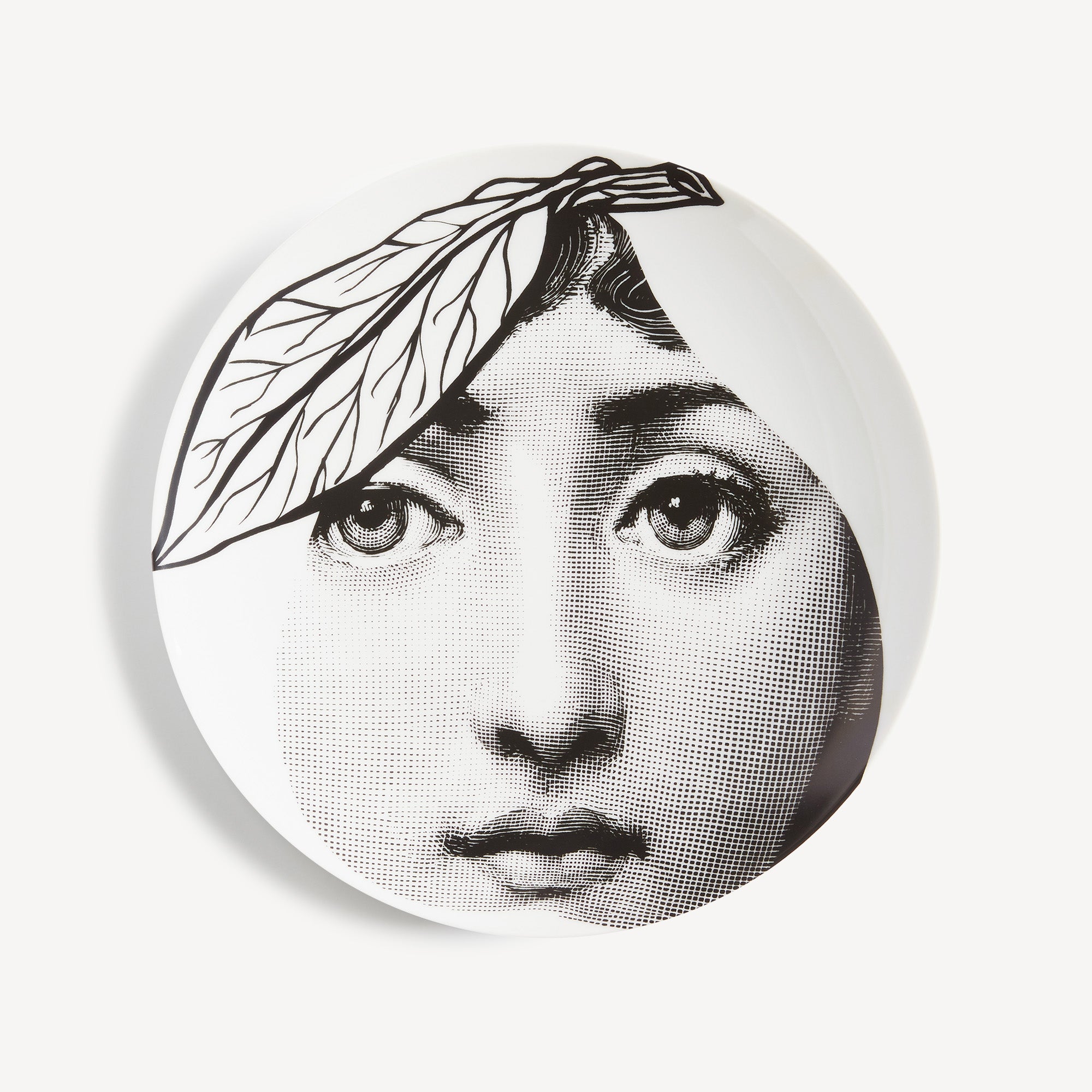fornasetti-tema-e-variazioni-n-24-wandteller-porzellan-gesicht image 1
