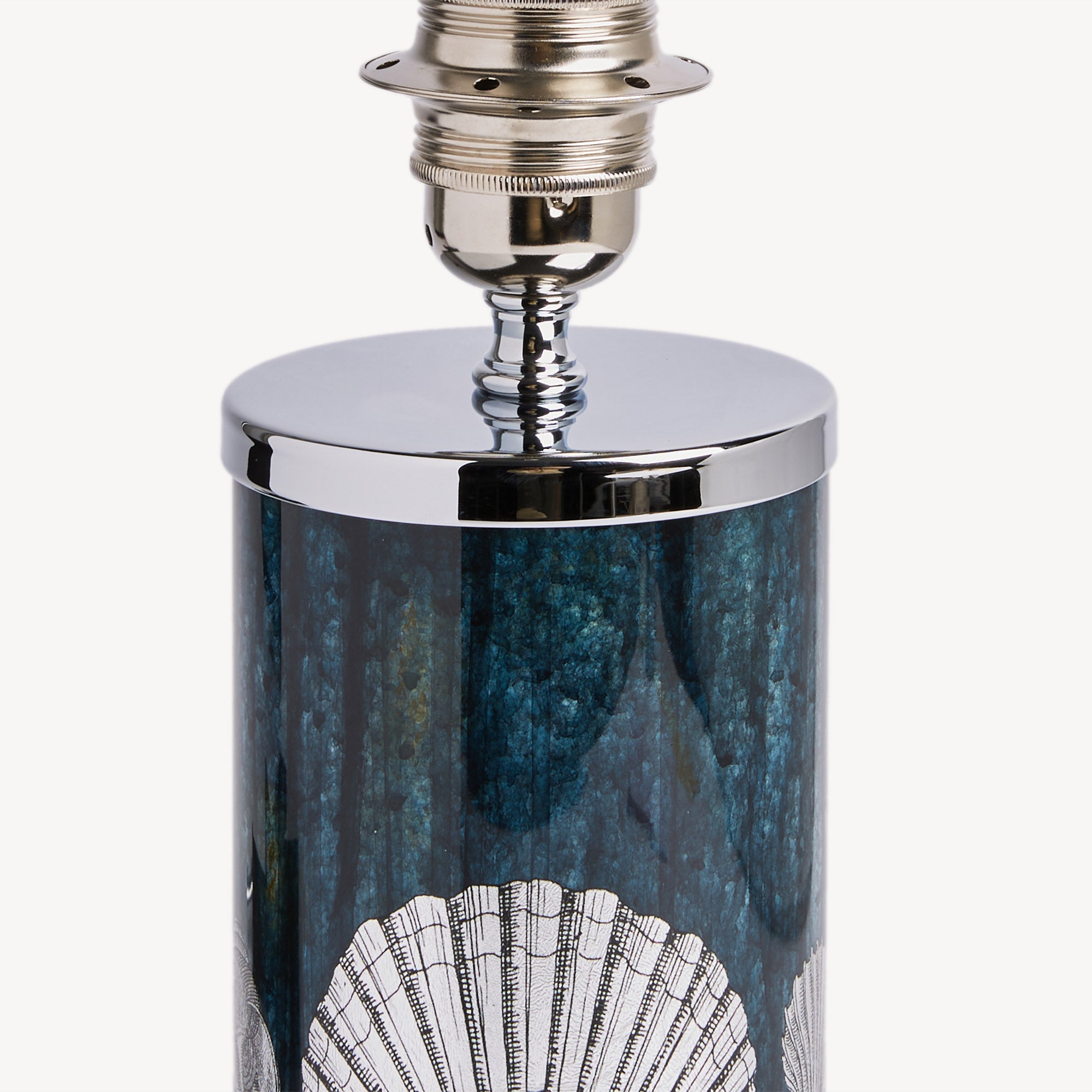 fornasetti-giro-di-conchiglie-tischlampe-klein-muschel image 3