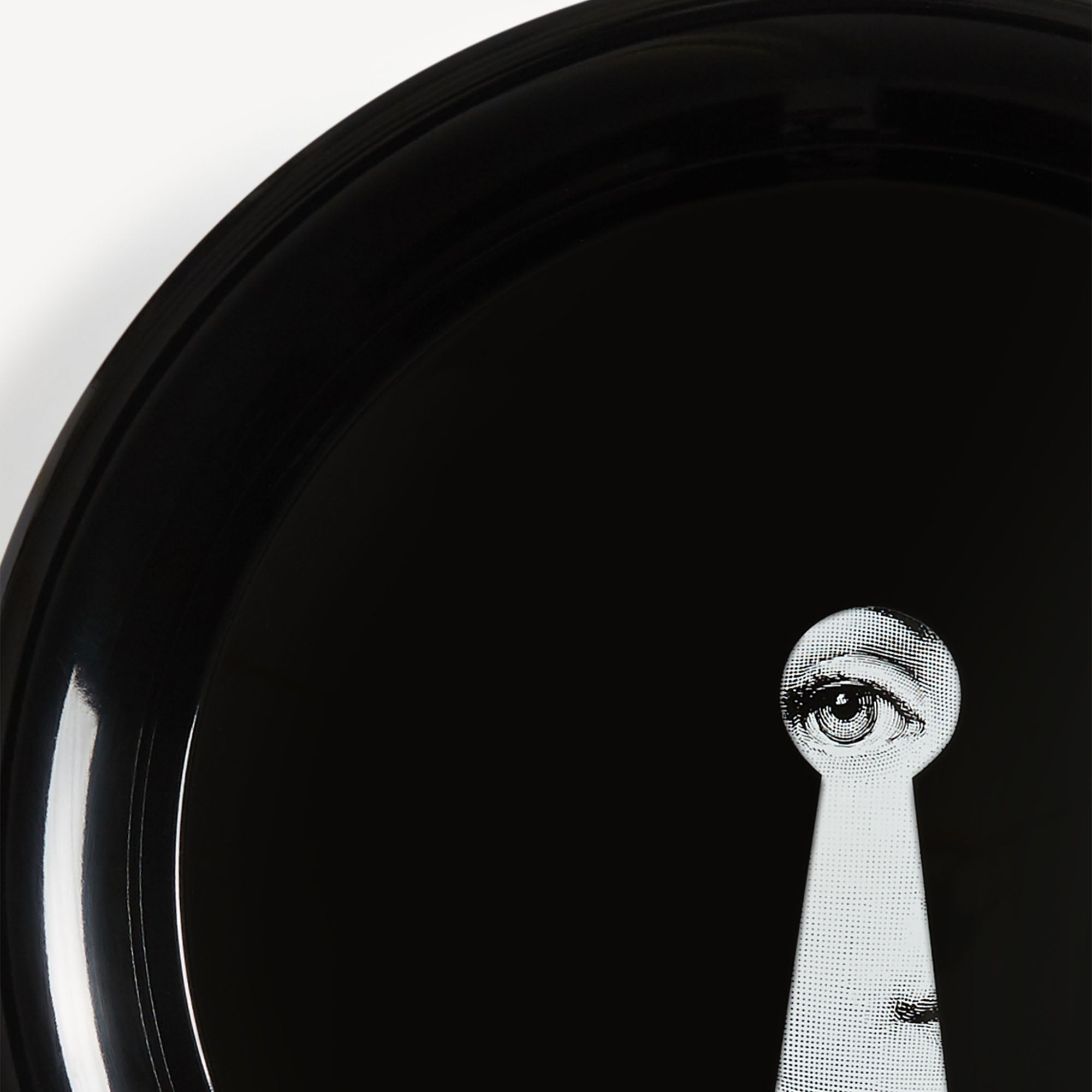 atelier-fornasetti-serratura-tablett-deko-lina-cavalieri-gesicht image 4