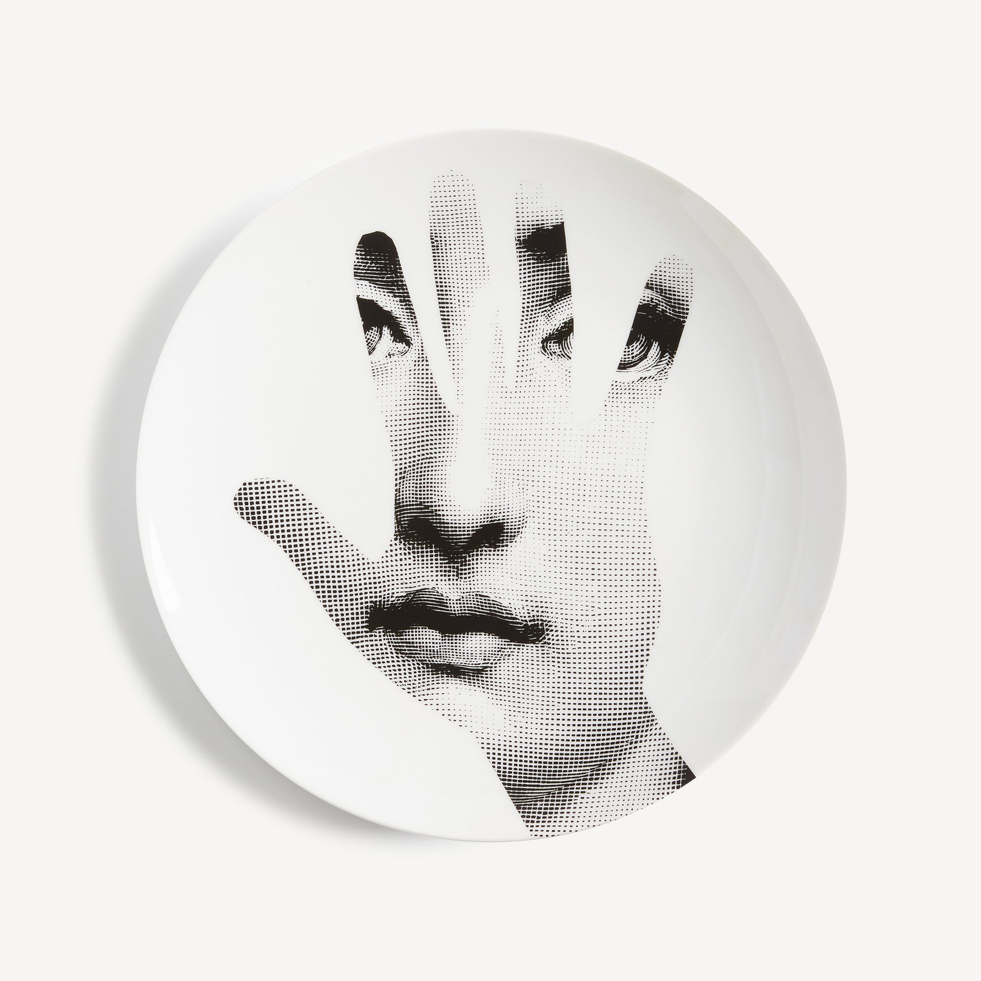 fornasetti-tema-e-variazioni-n-15-wandteller-porzellan-lina-cavalieri image 1