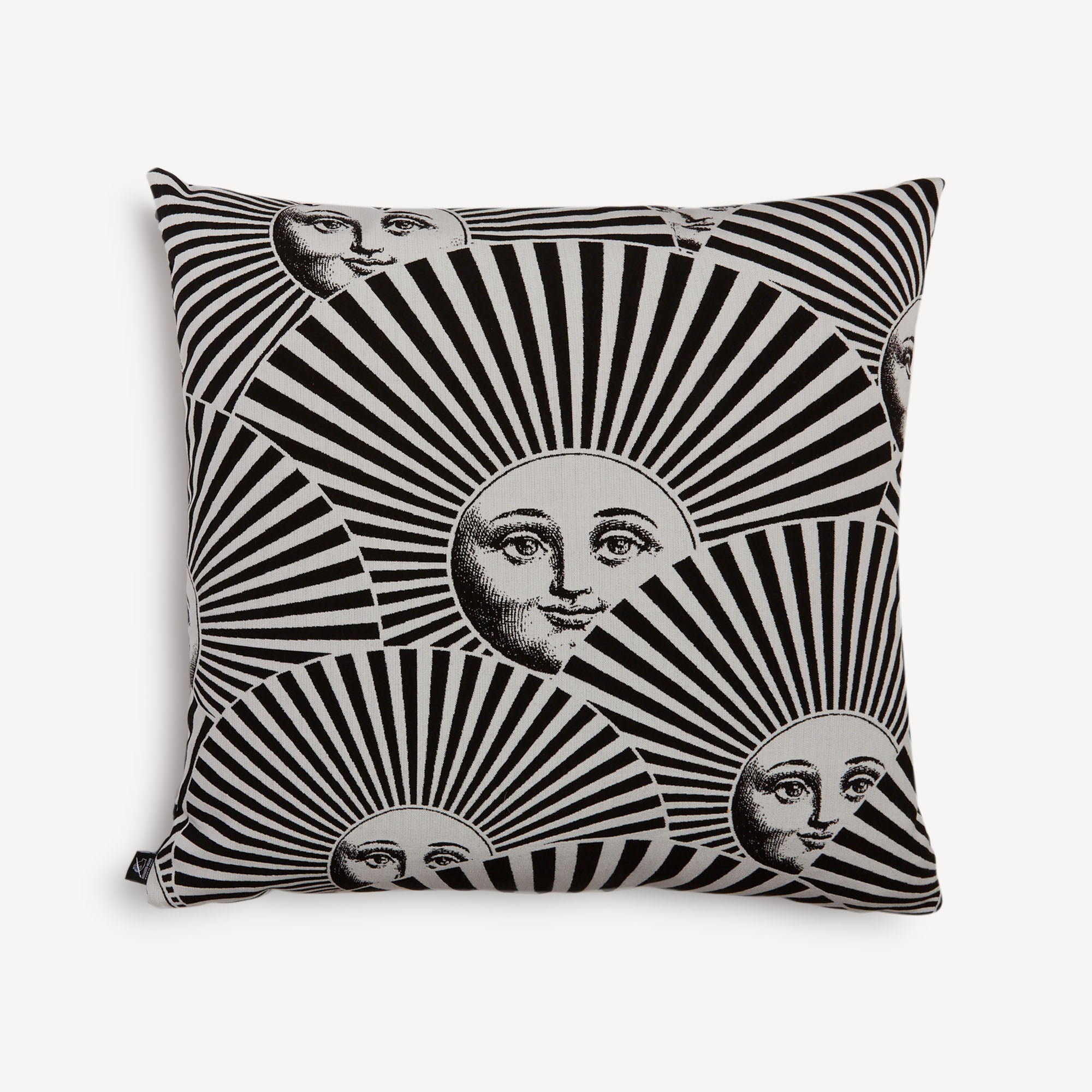 atelier-fornasetti-soli-a-ventaglio-outdoor-kissen-sonne image 2
