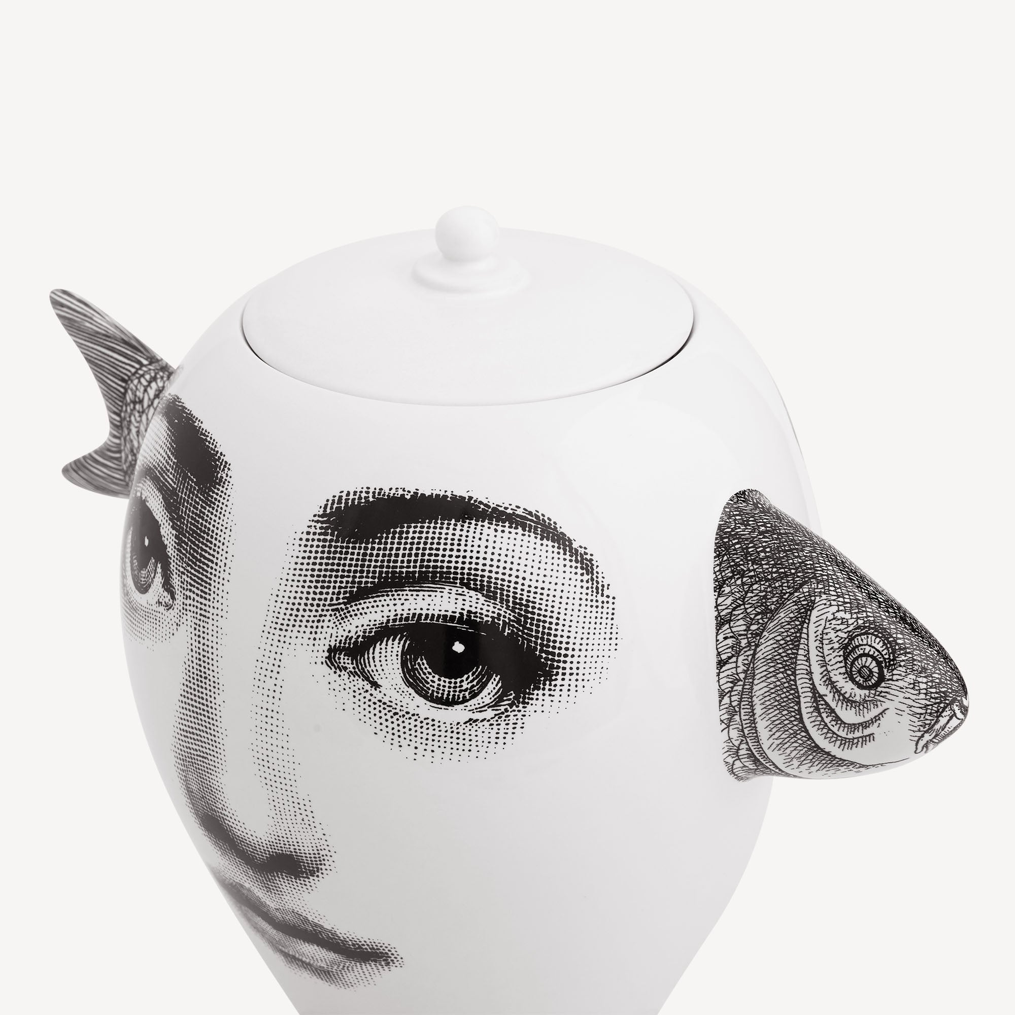 fornasetti-vase-pesce-keramik-gesichtsmotiv image 4
