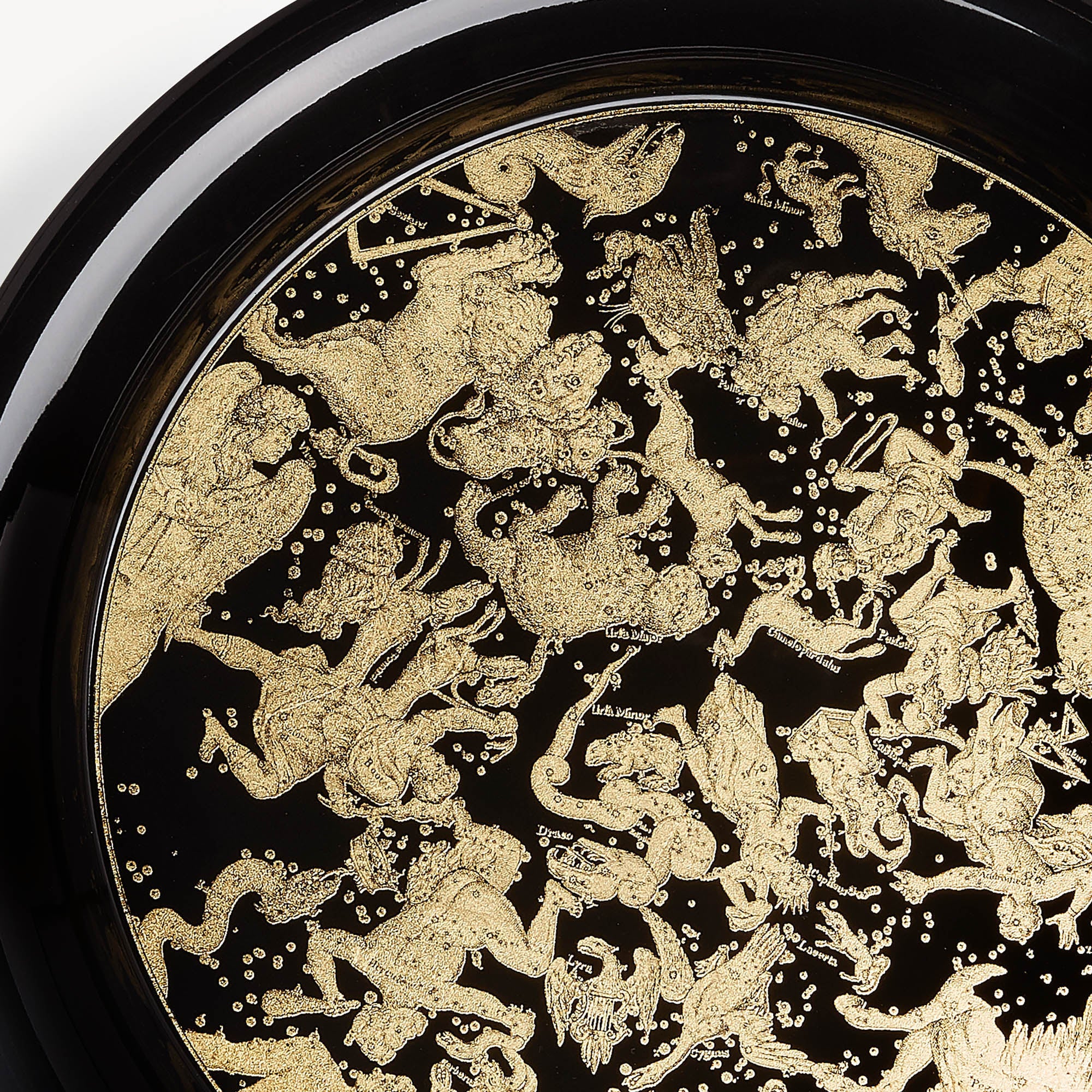 atelier-fornasetti-emisfero-tablett-zodiac-lackiert image 4