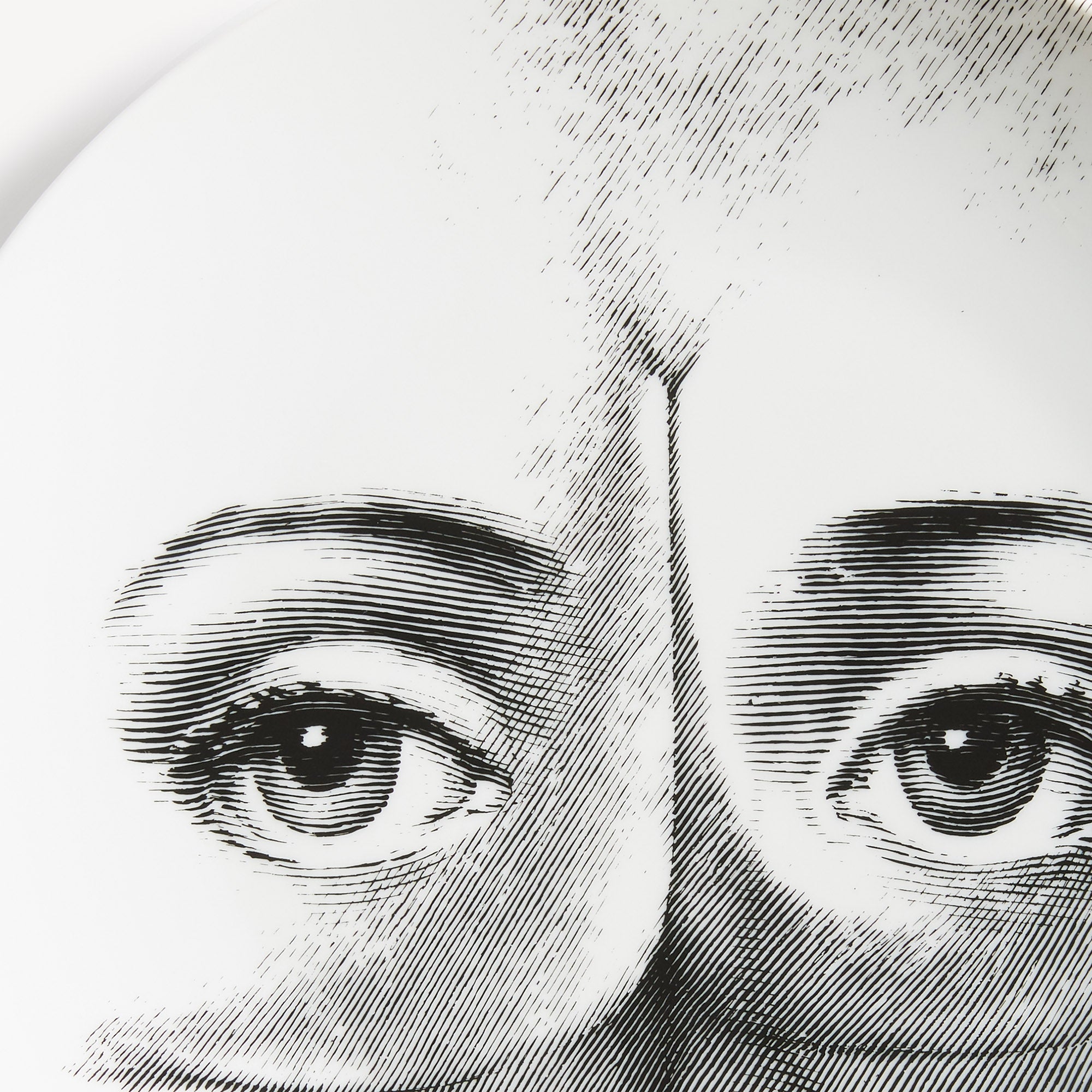 fornasetti-tema-e-variazioni-wandteller-n-304-porzellan-gesicht-2 image 4