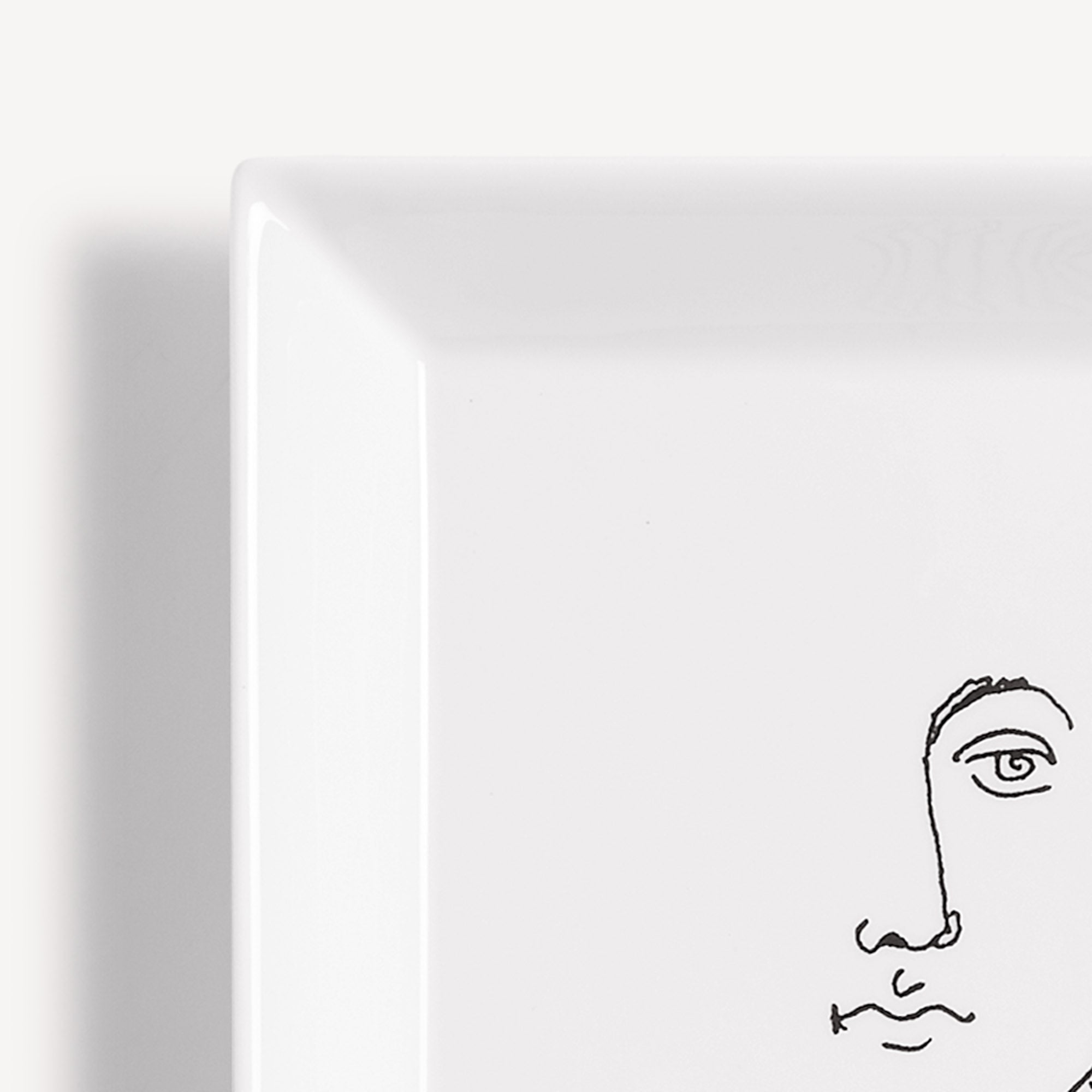 atelier-fornasetti-solitario-schale-quadratisch-porzellan-sonne image 4