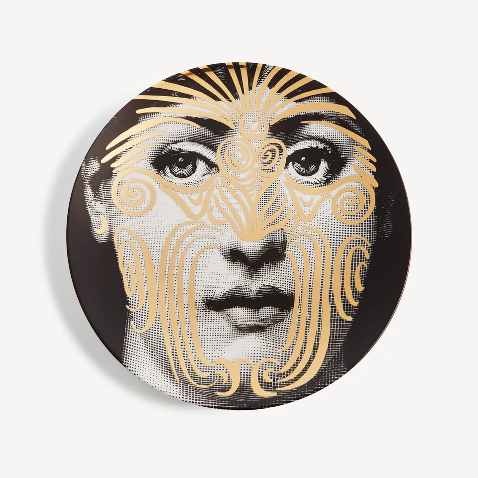 fornasetti-tema-e-variazioni-n-9-wandteller-porzellan-gold image 1